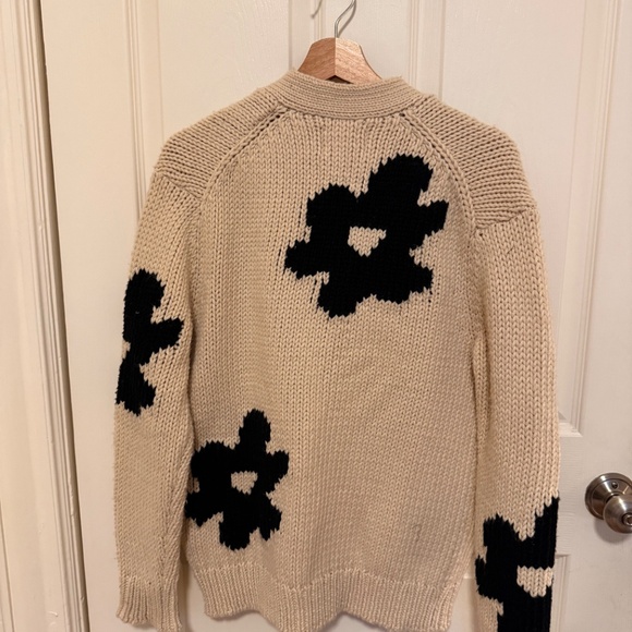 Mika 6620 Floral-Jacquard Knitted Cardigan - Picture 4 of 4